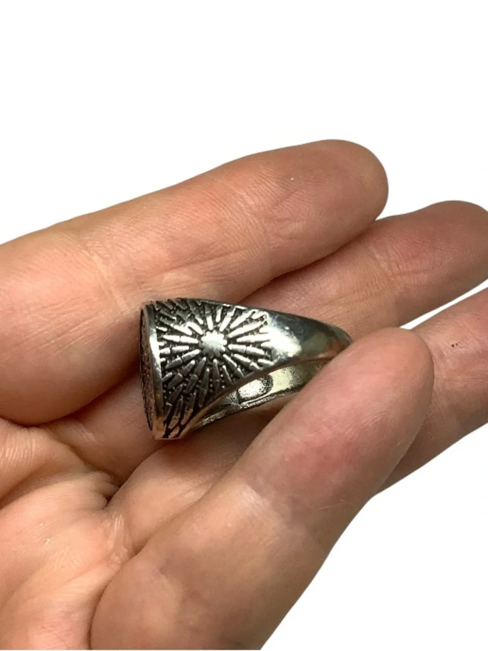 Vintage Style Sunburst Silver tone ring